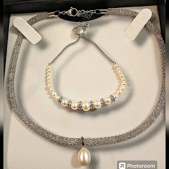Bracelet Simulated Pearl with Silver & Crystal Embellished Separators - Picture 10 of 10